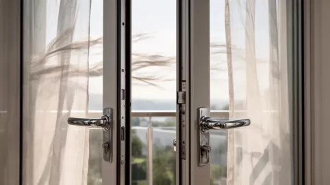 drzwi balkonowe klamka z dwóch stron