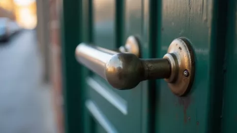 Ile kosztuje wymiana klamki w drzwiach Warszawa