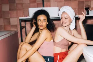 Łazienka Z Wanną I Prysznicem I Oknem